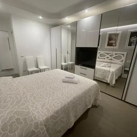Apartment Eur Baldovinetti Luxury Vicino Ifad, Huawei, Eni, Zte, Unilever, Siemens, Open Fiber Rom